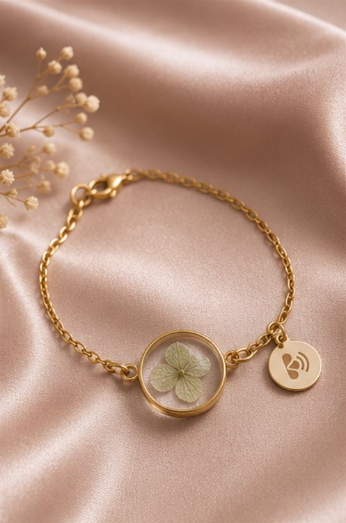 Blesslet bracelet with a pressed flower